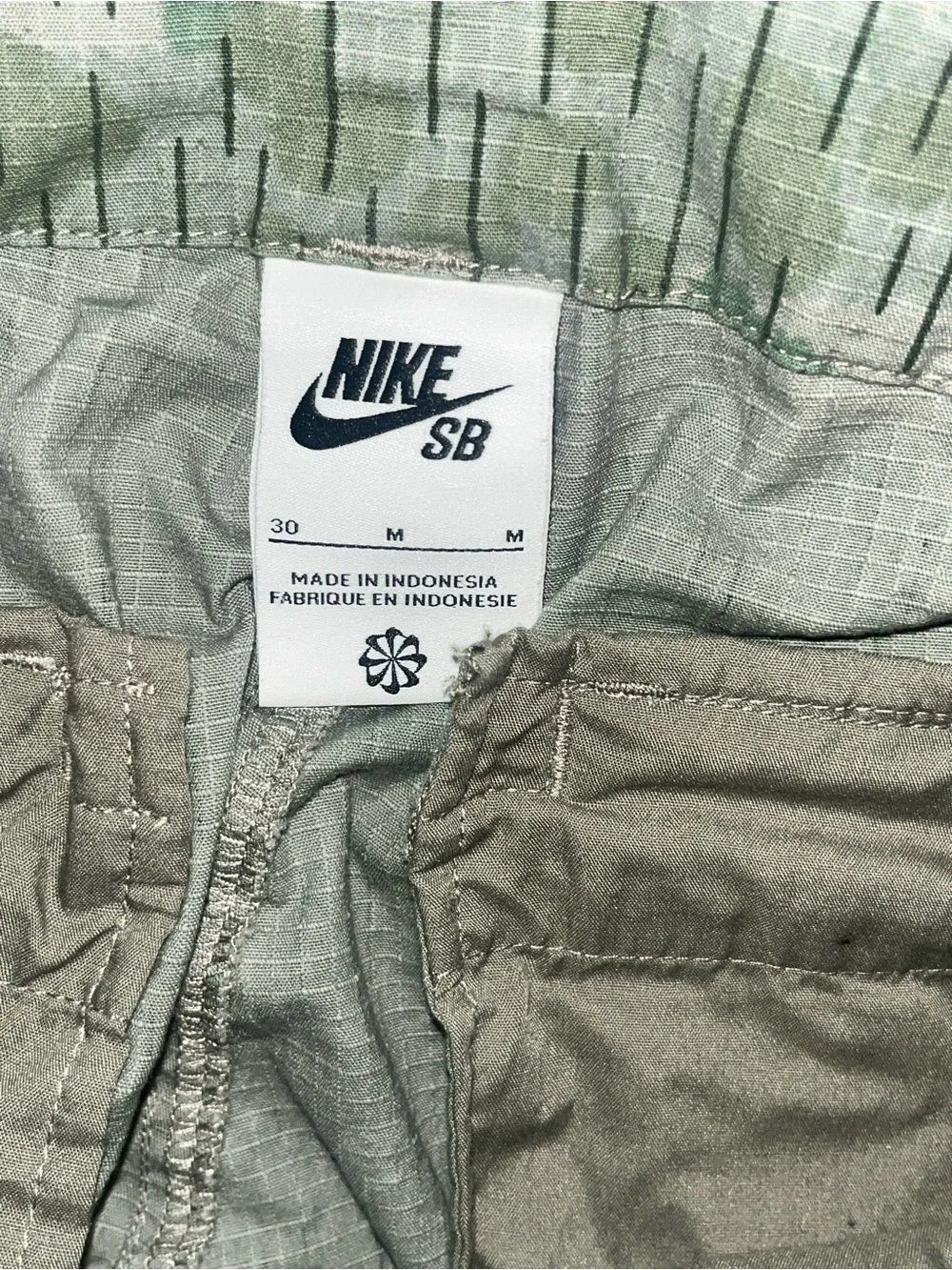 Nike SB Cargo Pants Mens Medium 30 Camo Ankle Tie Skater Streetwear